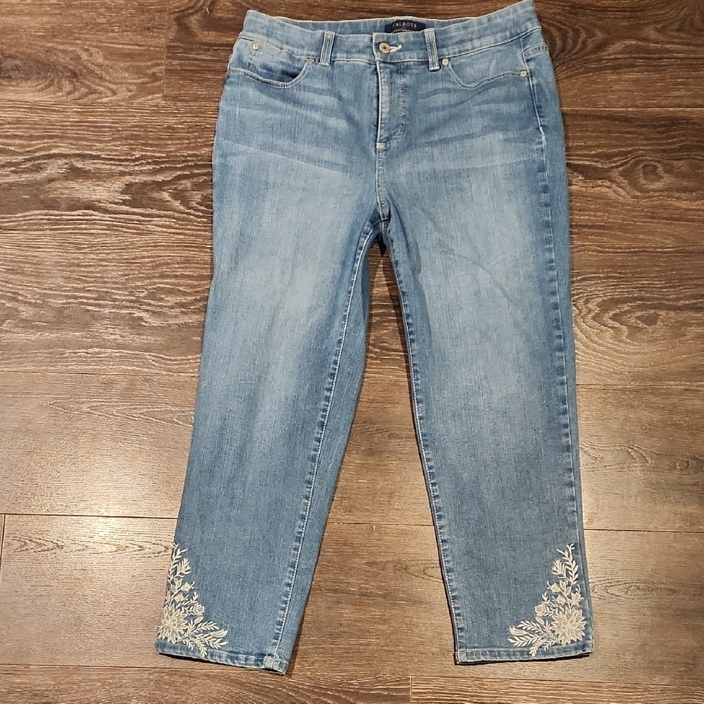 ❤️ TALBOTS HIGH RISE STRAIGHT CROP EMBROIDERED JEANS, 10 (30) - Picture 1 of 7